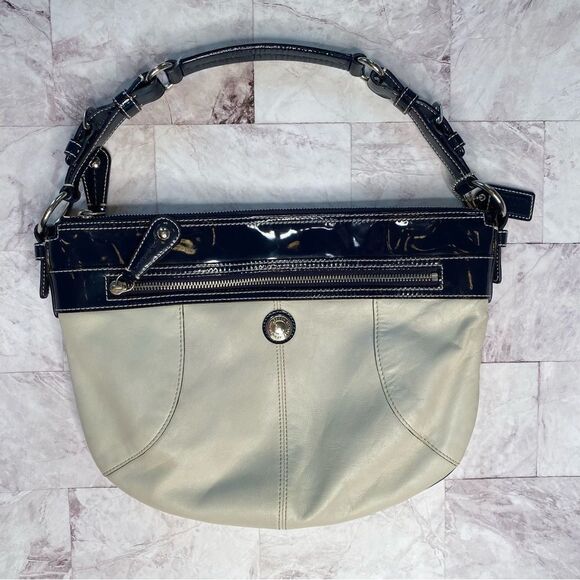COACH Y2K Era Laura Hobo Style Cream Leather and Navy Patent Trim Handbag - Picture 3 of 16